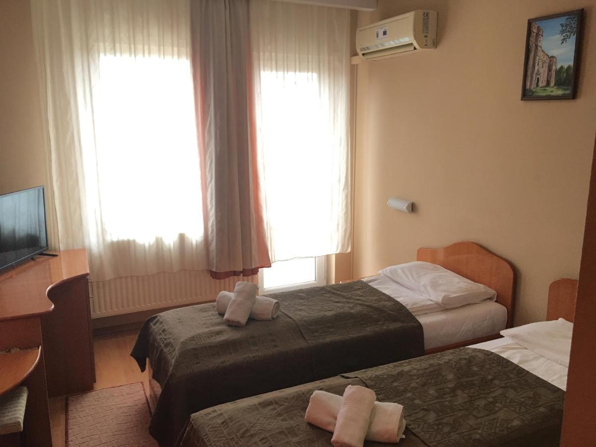 Pensiunea Brigi Satu Mare Extérieur photo